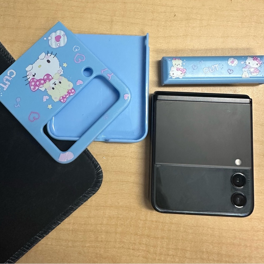 Unlocked Samsung Galaxy Z Flip 3